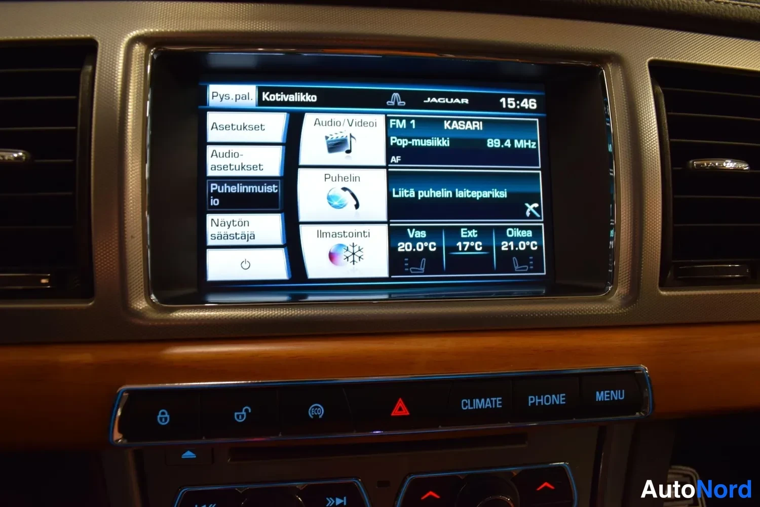 Punainen Jaguar XF 2014, ulkokuva 16 – Raisio