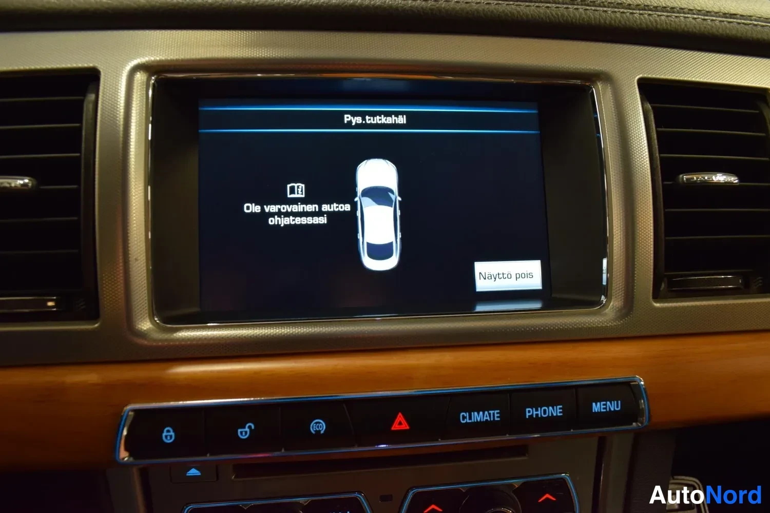 Punainen Jaguar XF 2014, ulkokuva 17 – Raisio