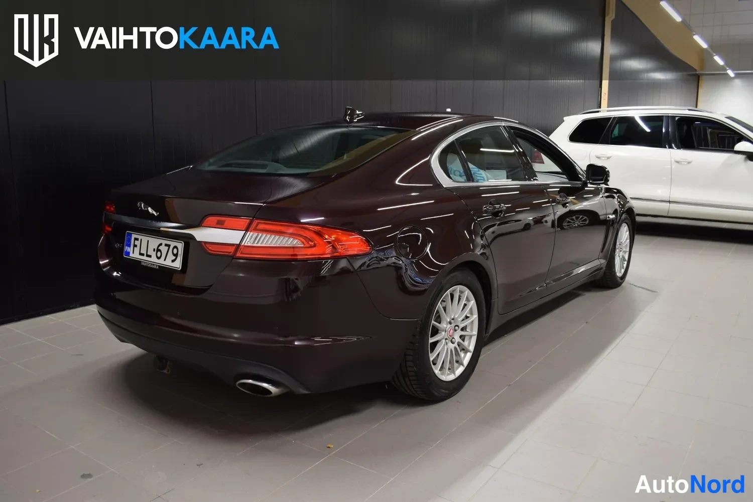 Punainen Jaguar XF 2014, ulkokuva 4 – Raisio