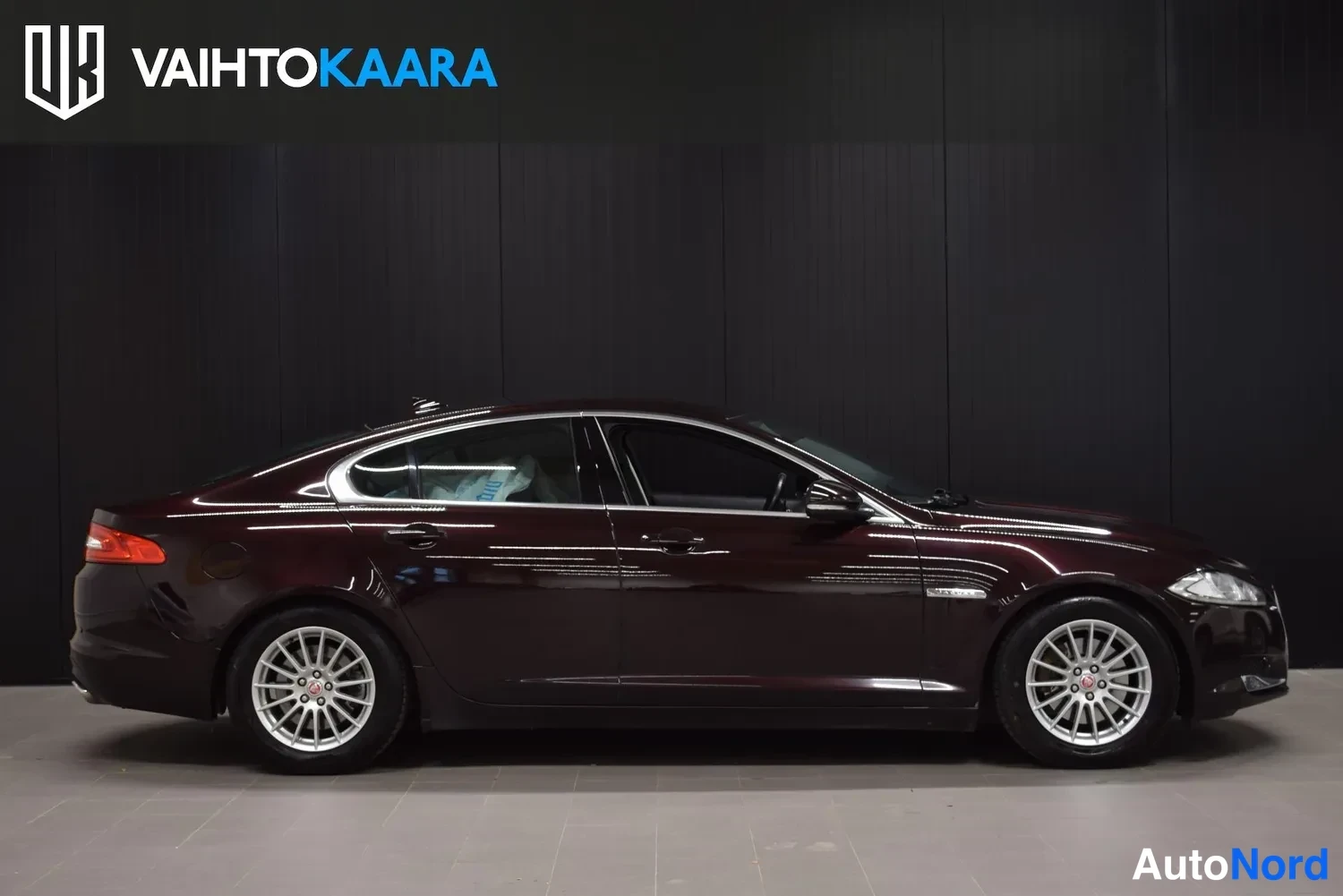 Punainen Jaguar XF 2014, ulkokuva 5 – Raisio