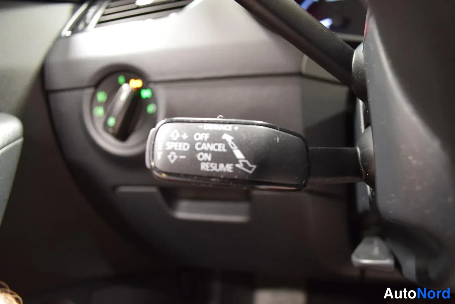 Punainen Skoda Octavia 2015, ulkokuva 18 – Raisio