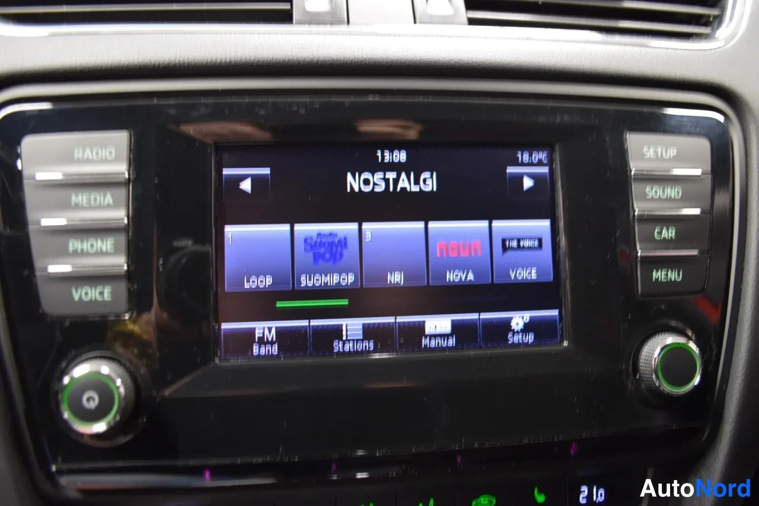 Punainen Skoda Octavia 2015, ulkokuva 20 – Raisio
