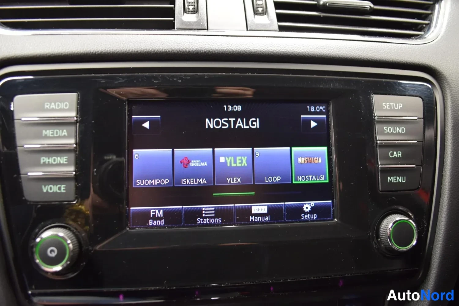 Punainen Skoda Octavia 2015, ulkokuva 21 – Raisio
