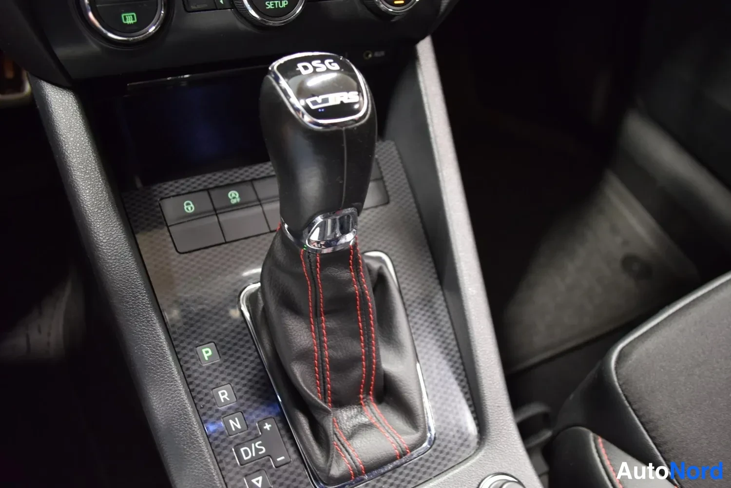 Punainen Skoda Octavia 2015, ulkokuva 23 – Raisio