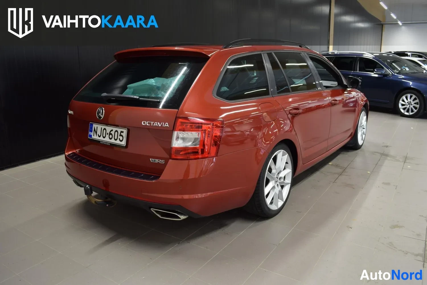 Punainen Skoda Octavia 2015, ulkokuva 4 – Raisio