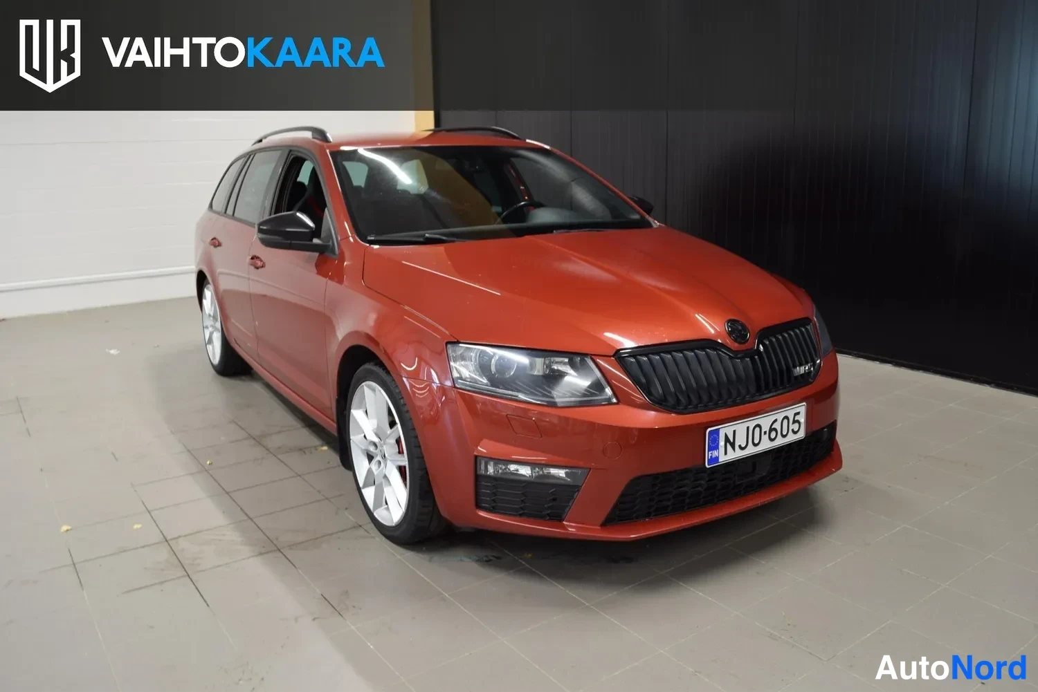 Punainen Skoda Octavia 2015, ulkokuva 6 – Raisio