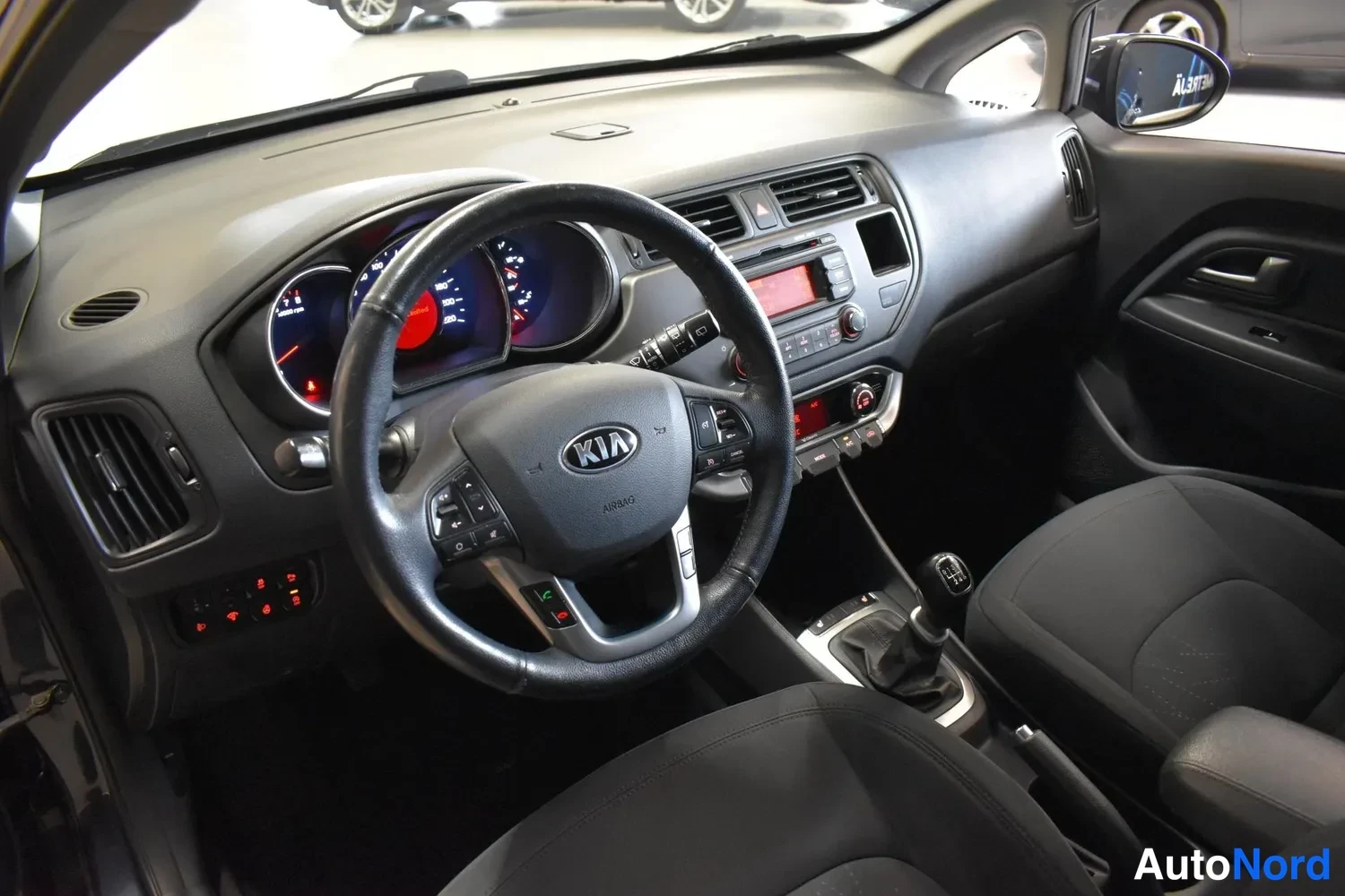 Sininen Kia Rio 2013, ulkokuva 8 – Raisio