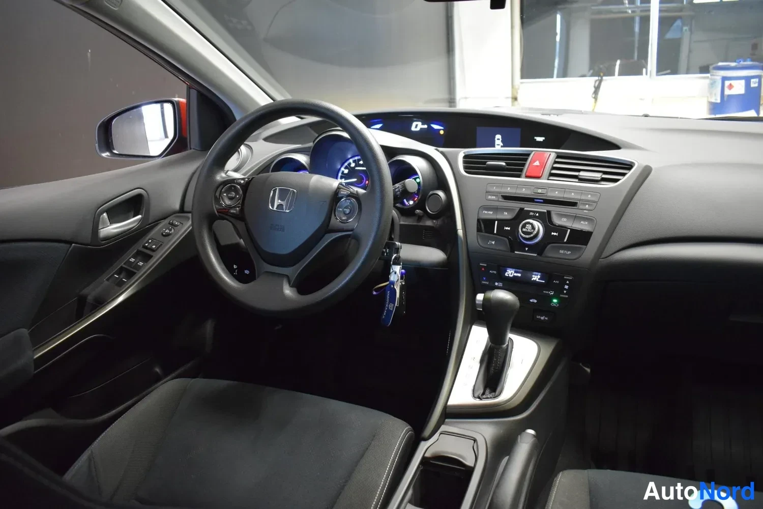 Punainen Honda Civic Tourer 2015, ulkokuva 11 – Raisio