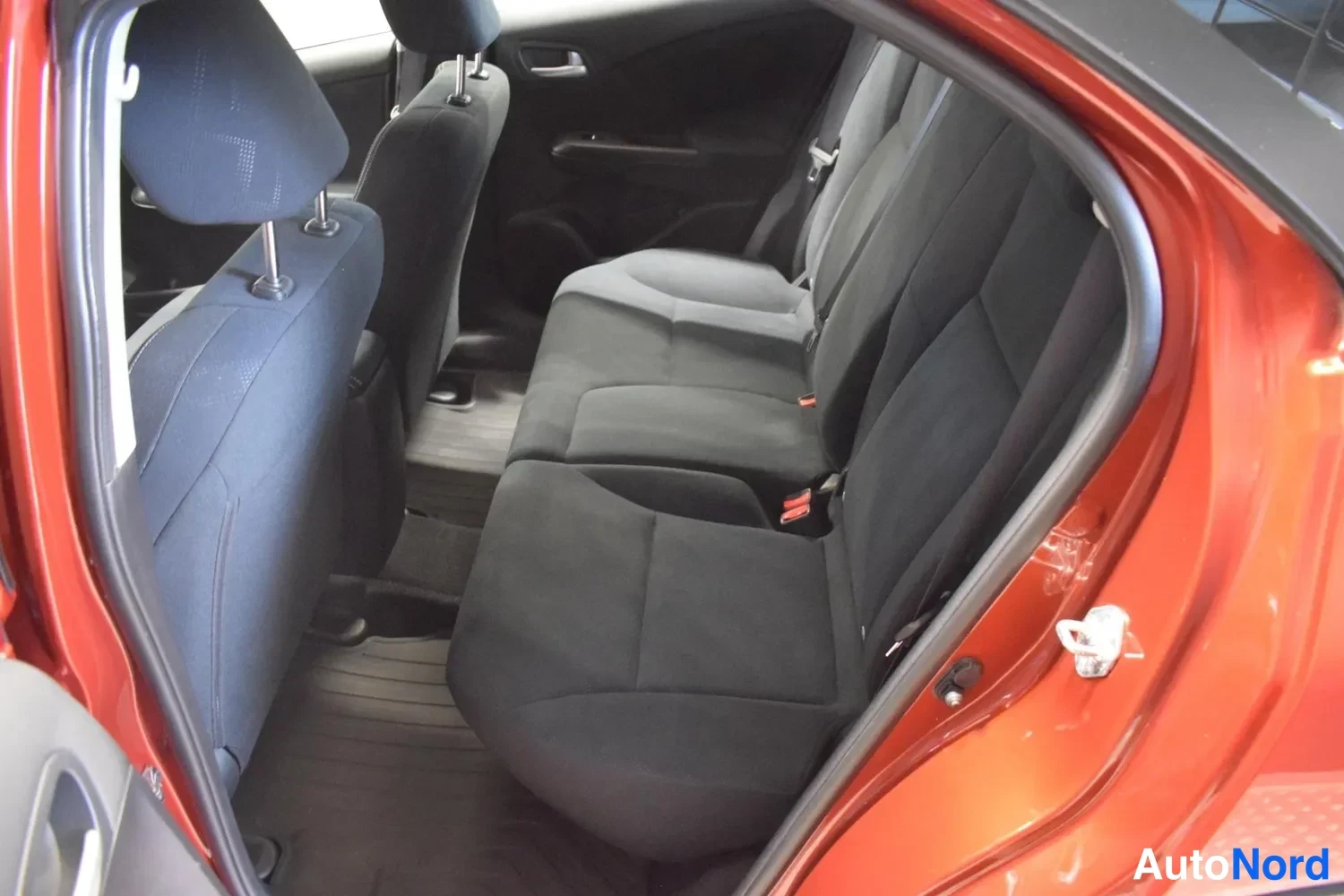 Punainen Honda Civic Tourer 2015, ulkokuva 19 – Raisio