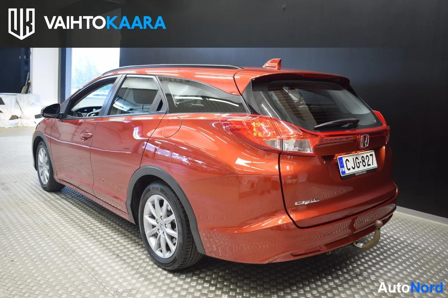 Punainen Honda Civic Tourer 2015, ulkokuva 3 – Raisio