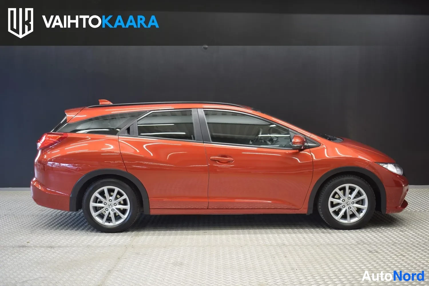 Punainen Honda Civic Tourer 2015, ulkokuva 5 – Raisio