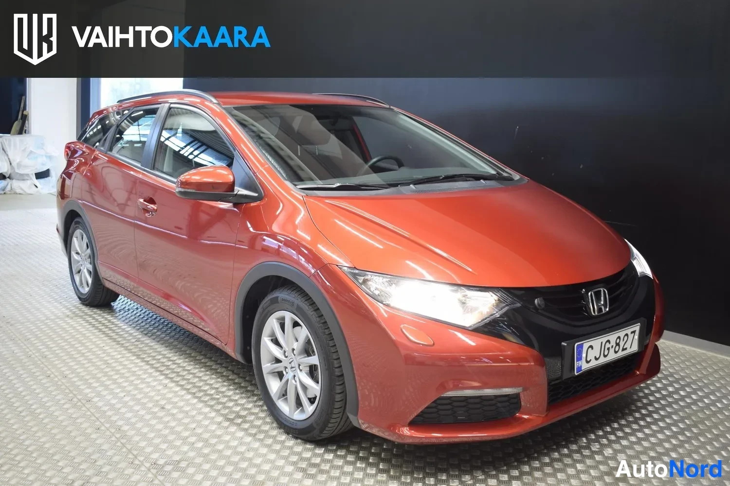 Punainen Honda Civic Tourer 2015, ulkokuva 6 – Raisio