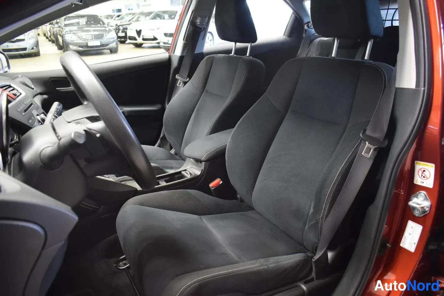 Punainen Honda Civic Tourer 2015, ulkokuva 9 – Raisio