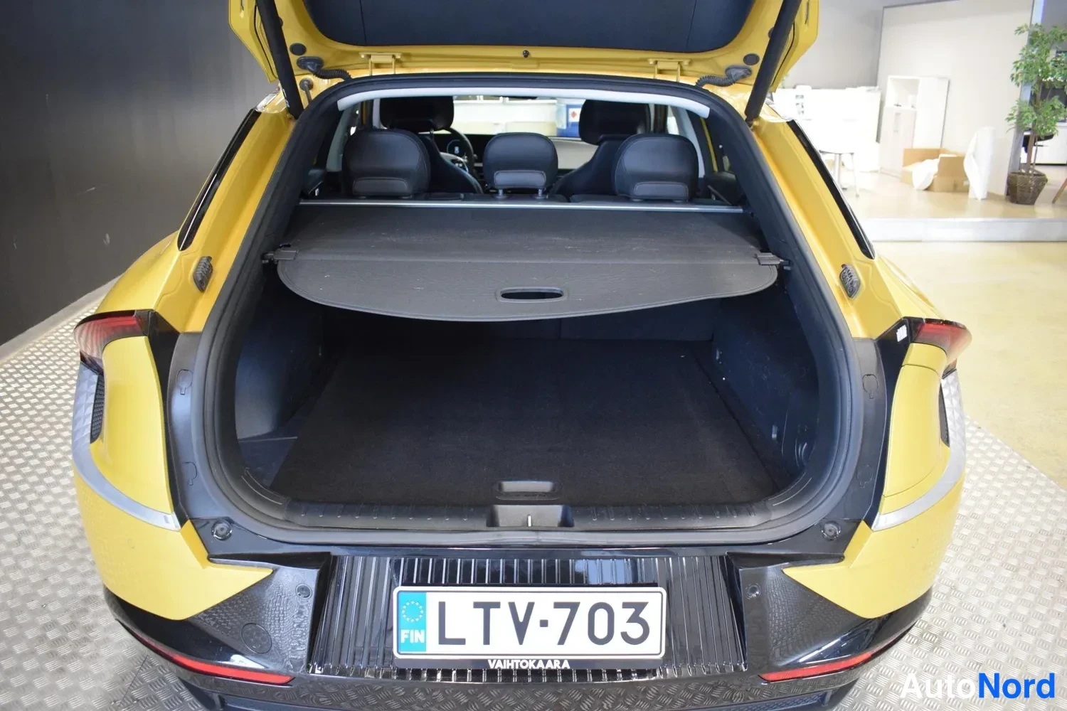 Keltainen Kia EV6 2022, ulkokuva 27 – Raisio