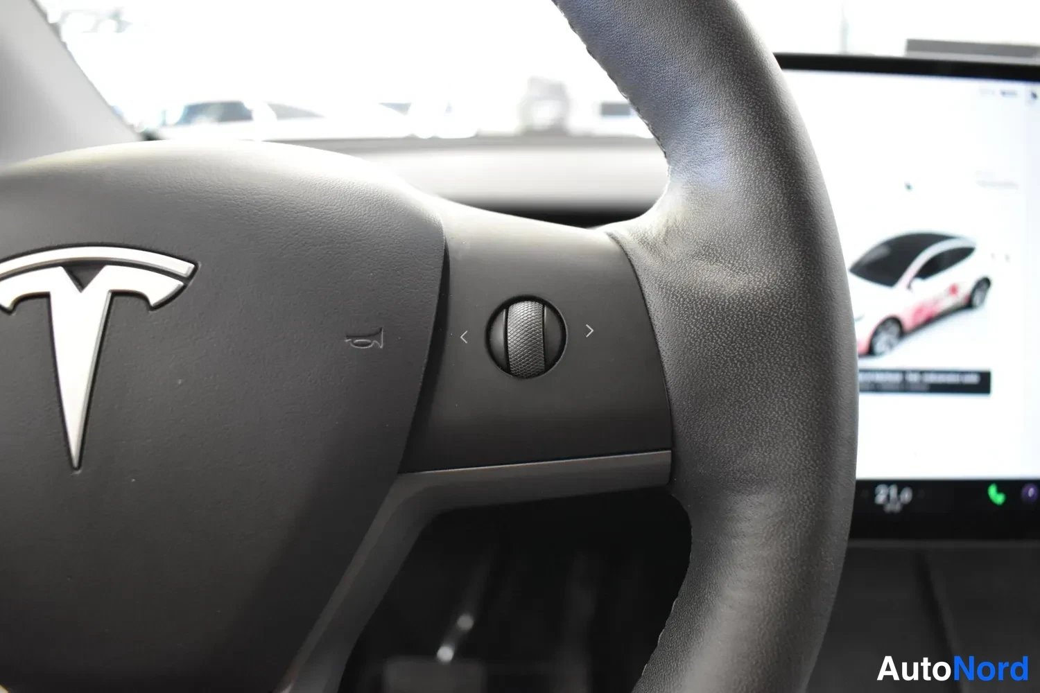 Valkoinen Tesla Model Y 2023, ulkokuva 9 – Raisio