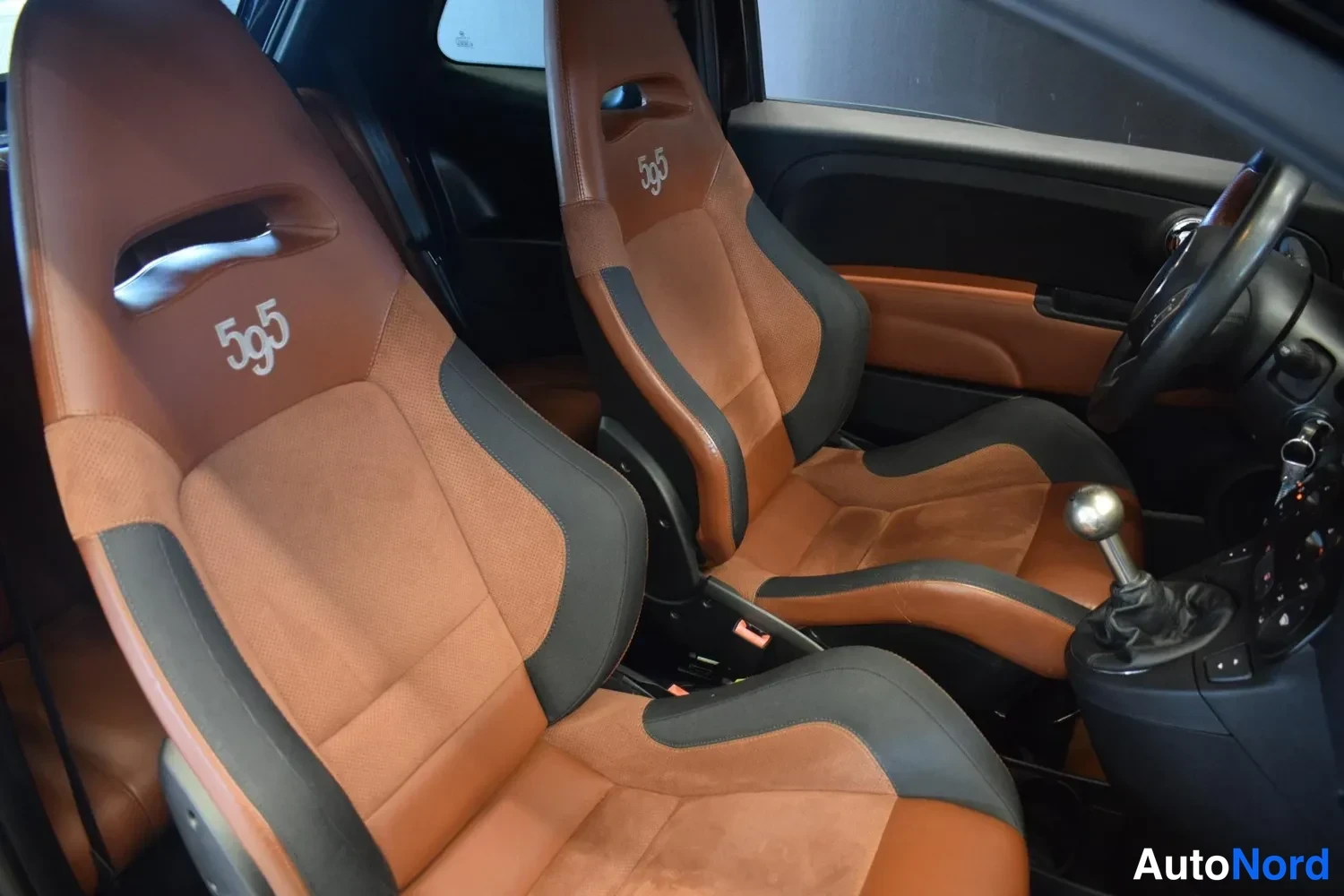 Musta Fiat 500 2015, ulkokuva 11 – Raisio