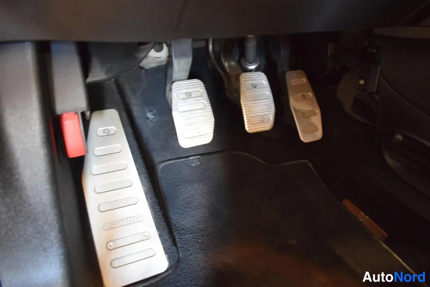 Musta Fiat 500 2015, ulkokuva 18 – Raisio