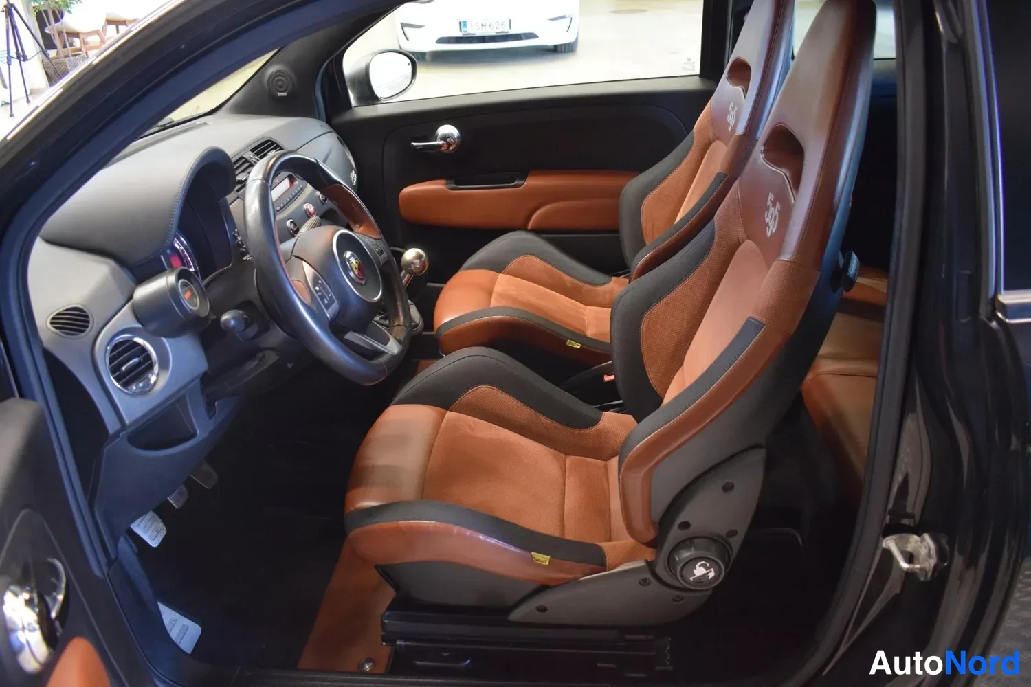 Musta Fiat 500 2015, ulkokuva 7 – Raisio