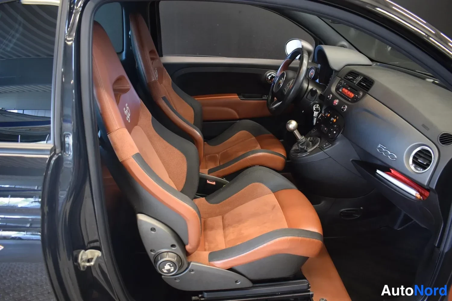 Musta Fiat 500 2015, ulkokuva 10 – Raisio