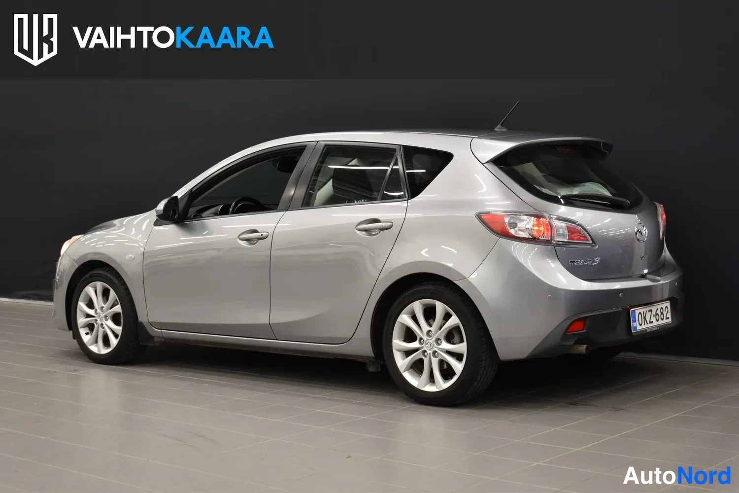 Harmaa Mazda 3 2010, ulkokuva 3 – Raisio