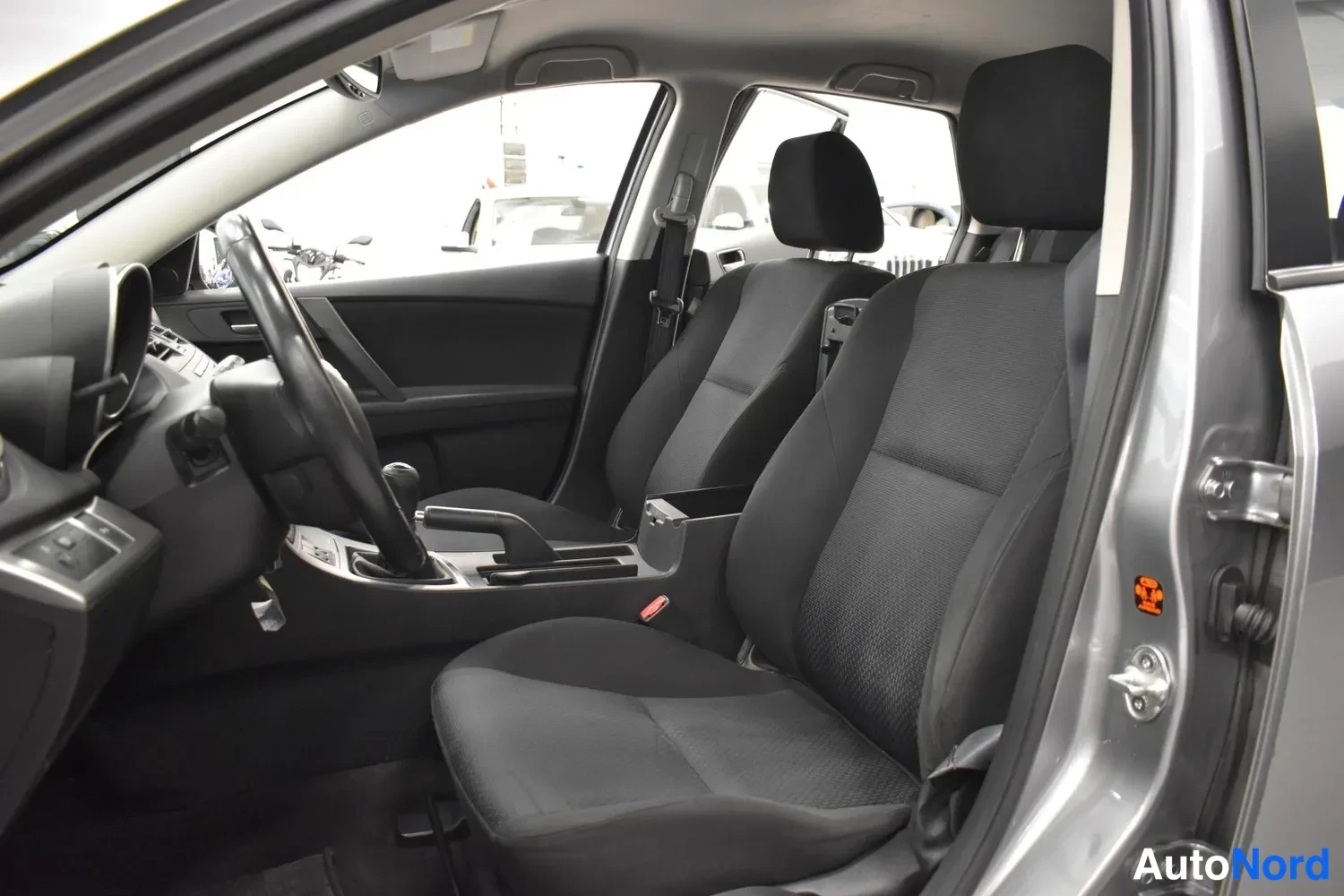 Harmaa Mazda 3 2010, ulkokuva 7 – Raisio