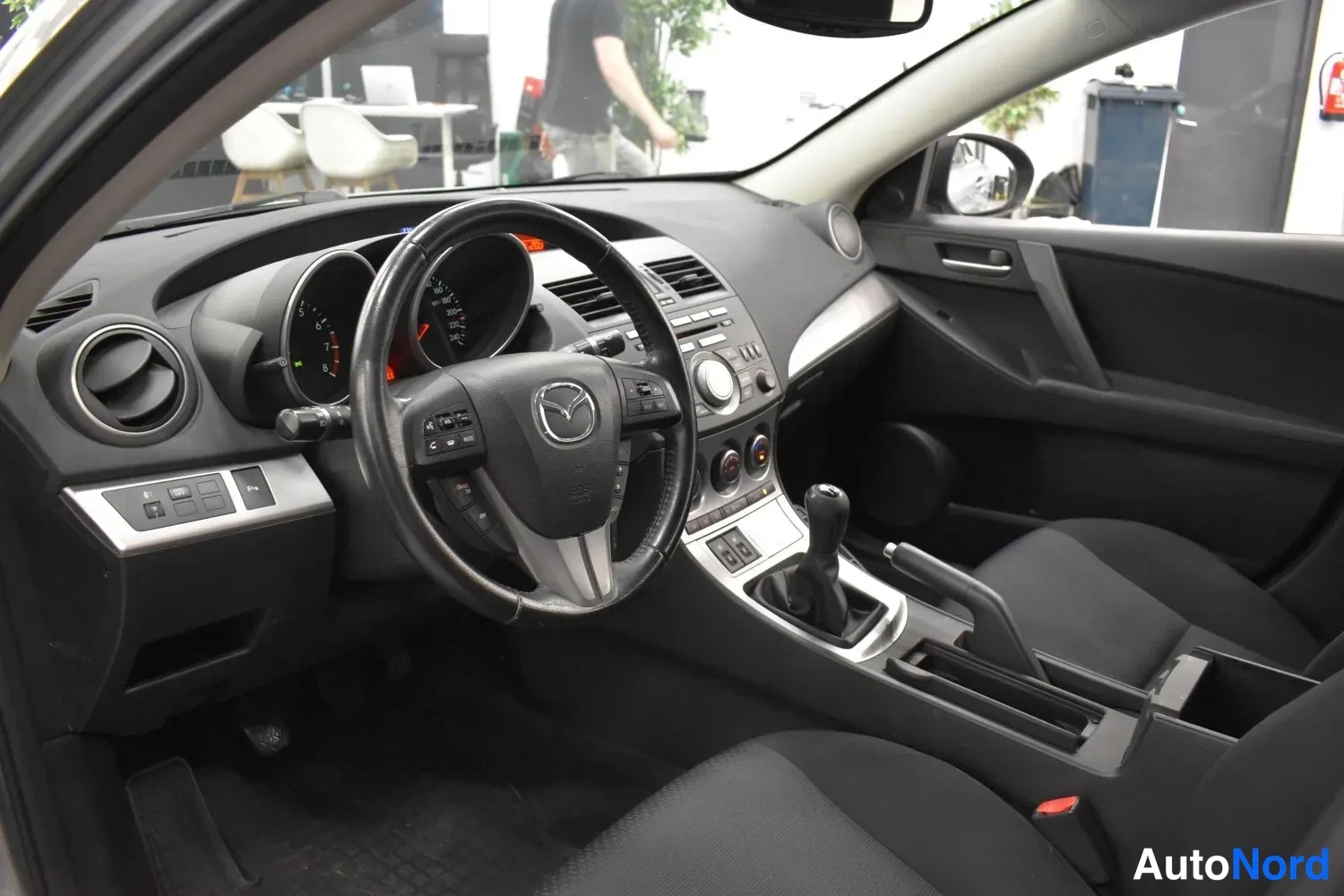 Harmaa Mazda 3 2010, ulkokuva 8 – Raisio