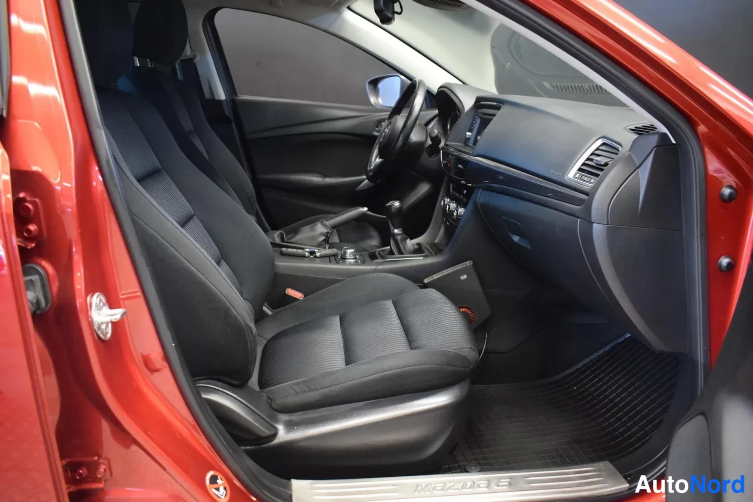 Punainen Mazda 6 2013, ulkokuva 11 – Raisio