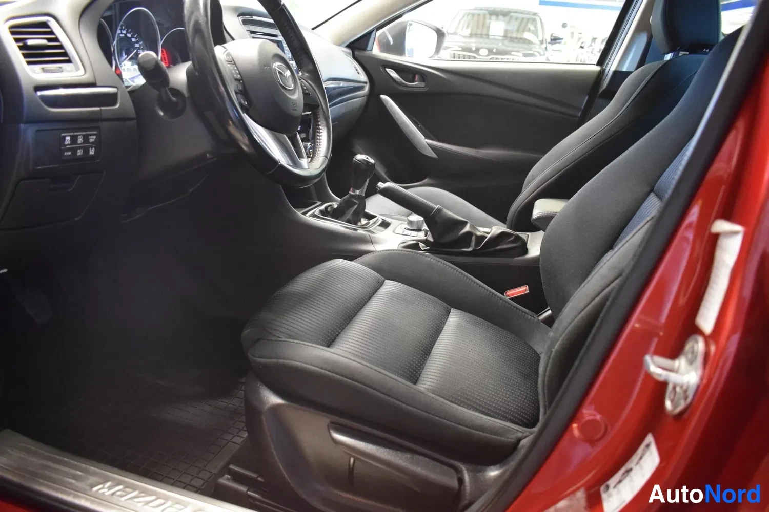 Punainen Mazda 6 2013, ulkokuva 8 – Raisio