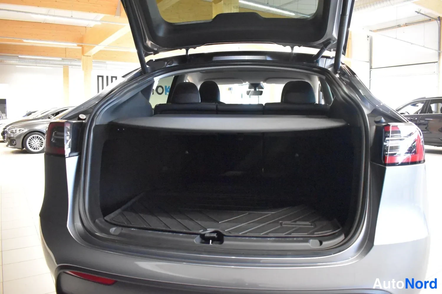 Hopea Tesla Model Y Performance 2023, ulkokuva 21 – Raisio