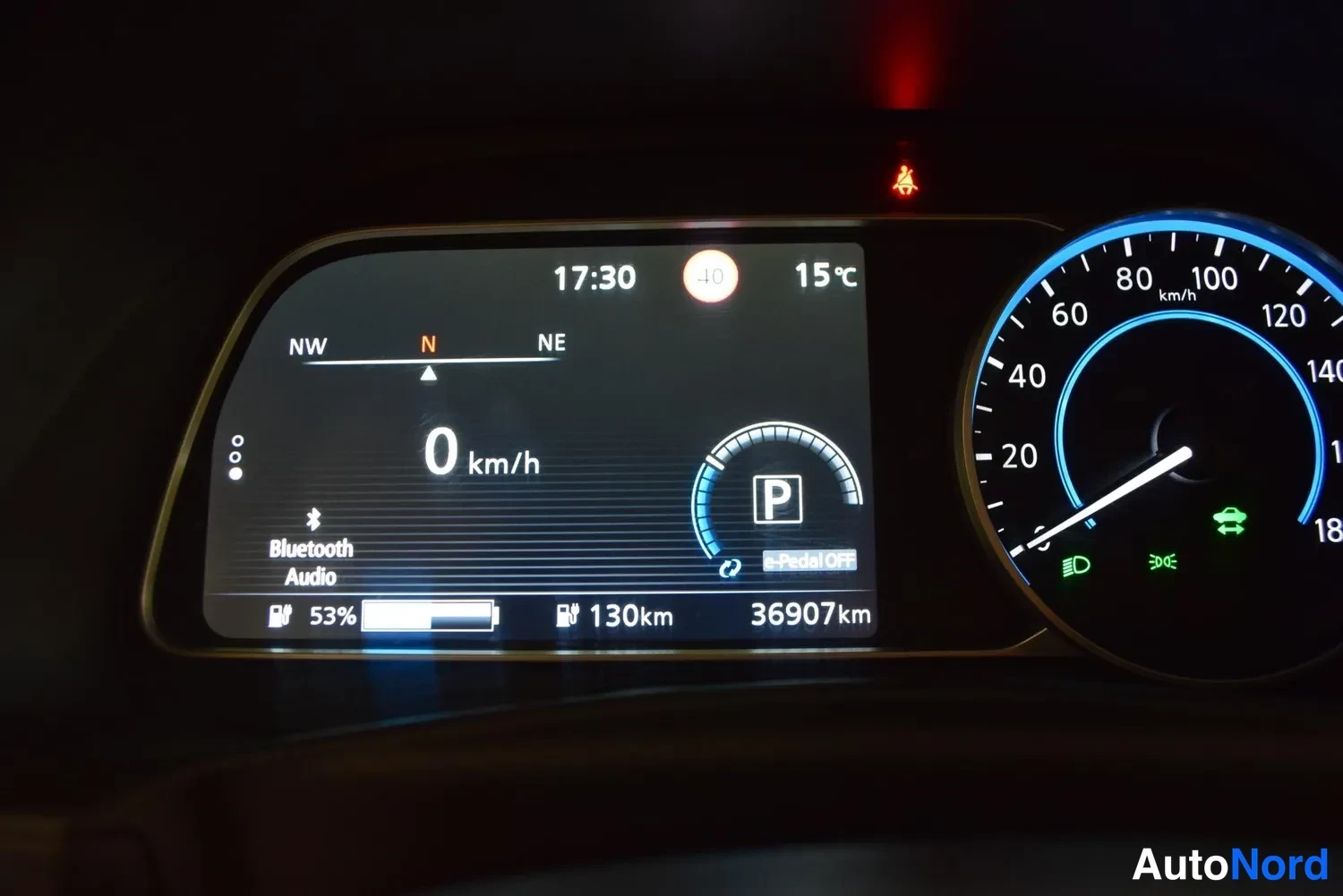 Musta Nissan Leaf 2023, ulkokuva 17 – Raisio