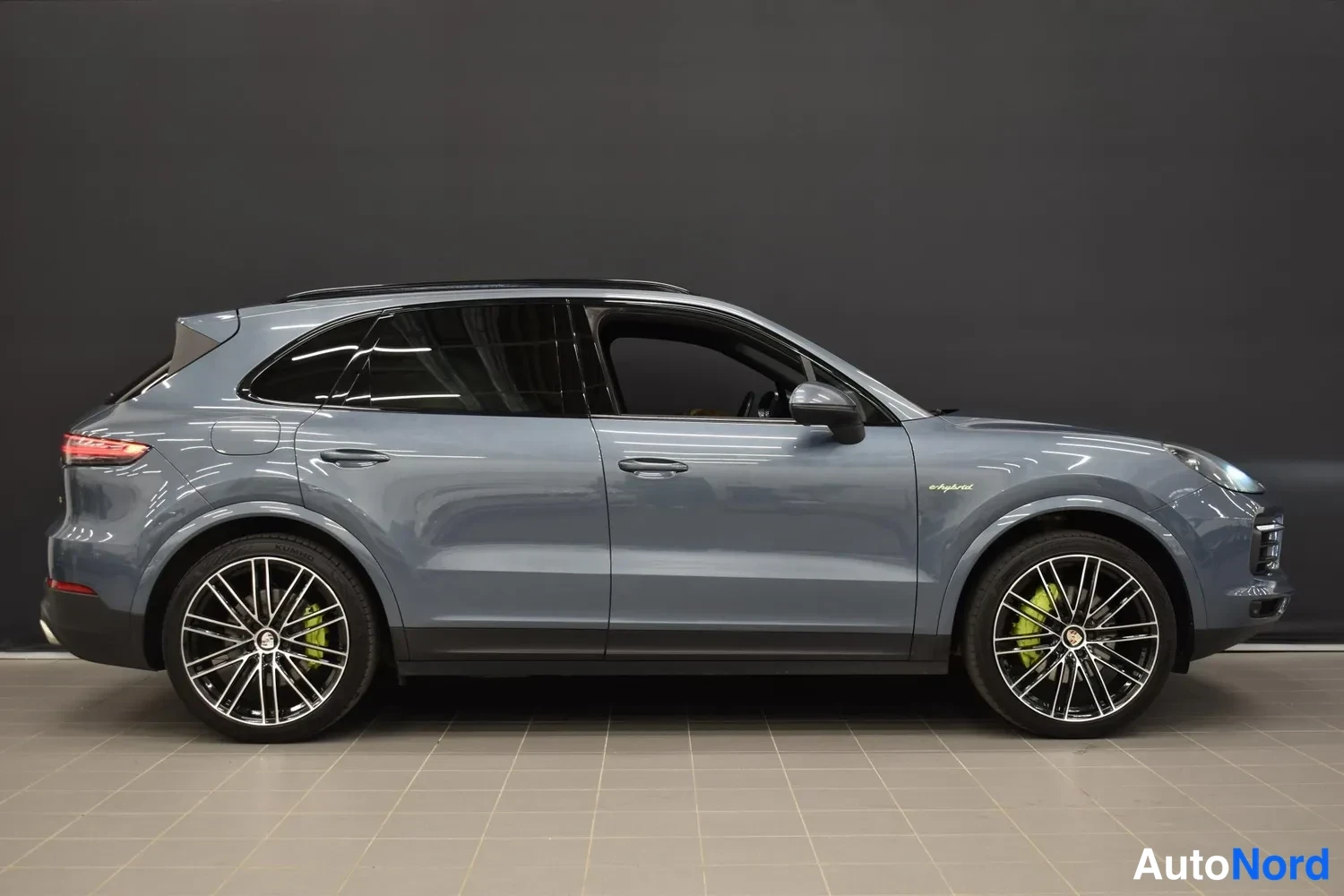 Sininen Porsche Cayenne 2019, ulkokuva 5 – Raisio