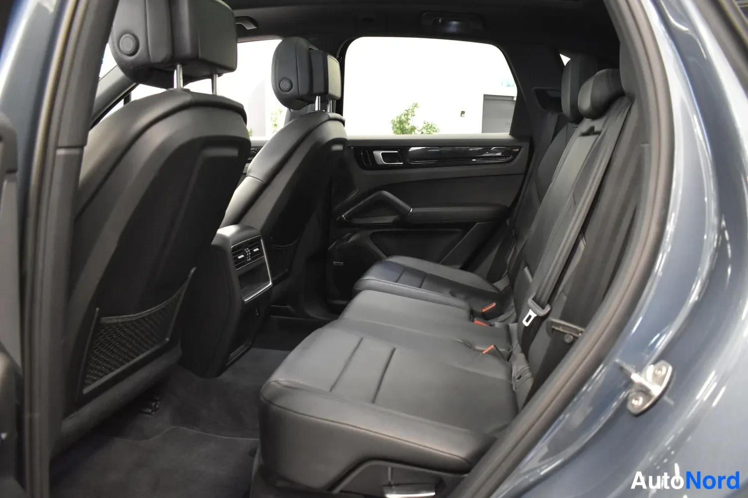 Sininen Porsche Cayenne 2019, ulkokuva 9 – Raisio