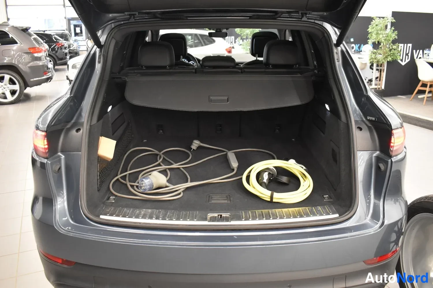 Sininen Porsche Cayenne 2019, ulkokuva 10 – Raisio