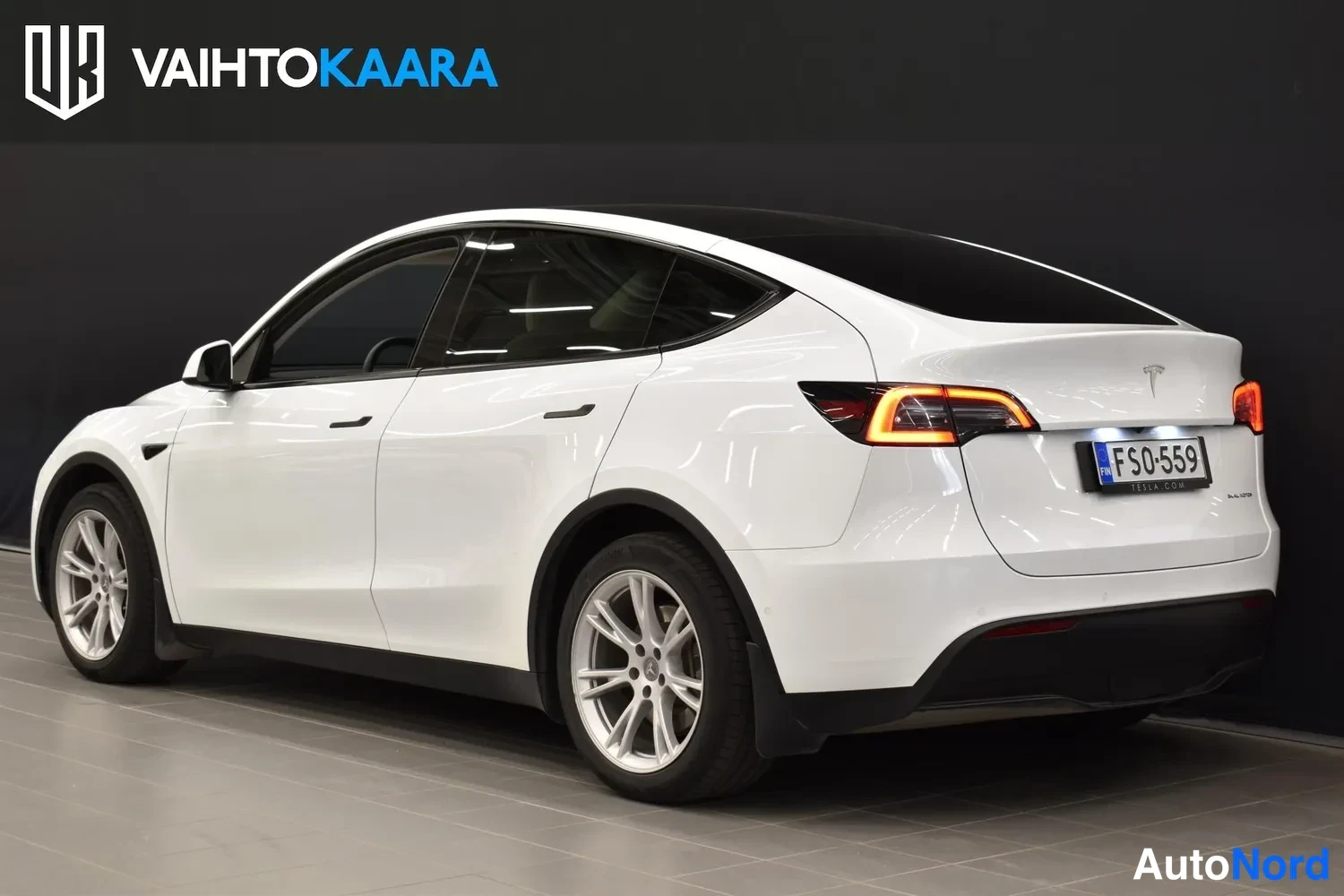 Valkoinen Tesla Model Y 2023, ulkokuva 3 – Raisio
