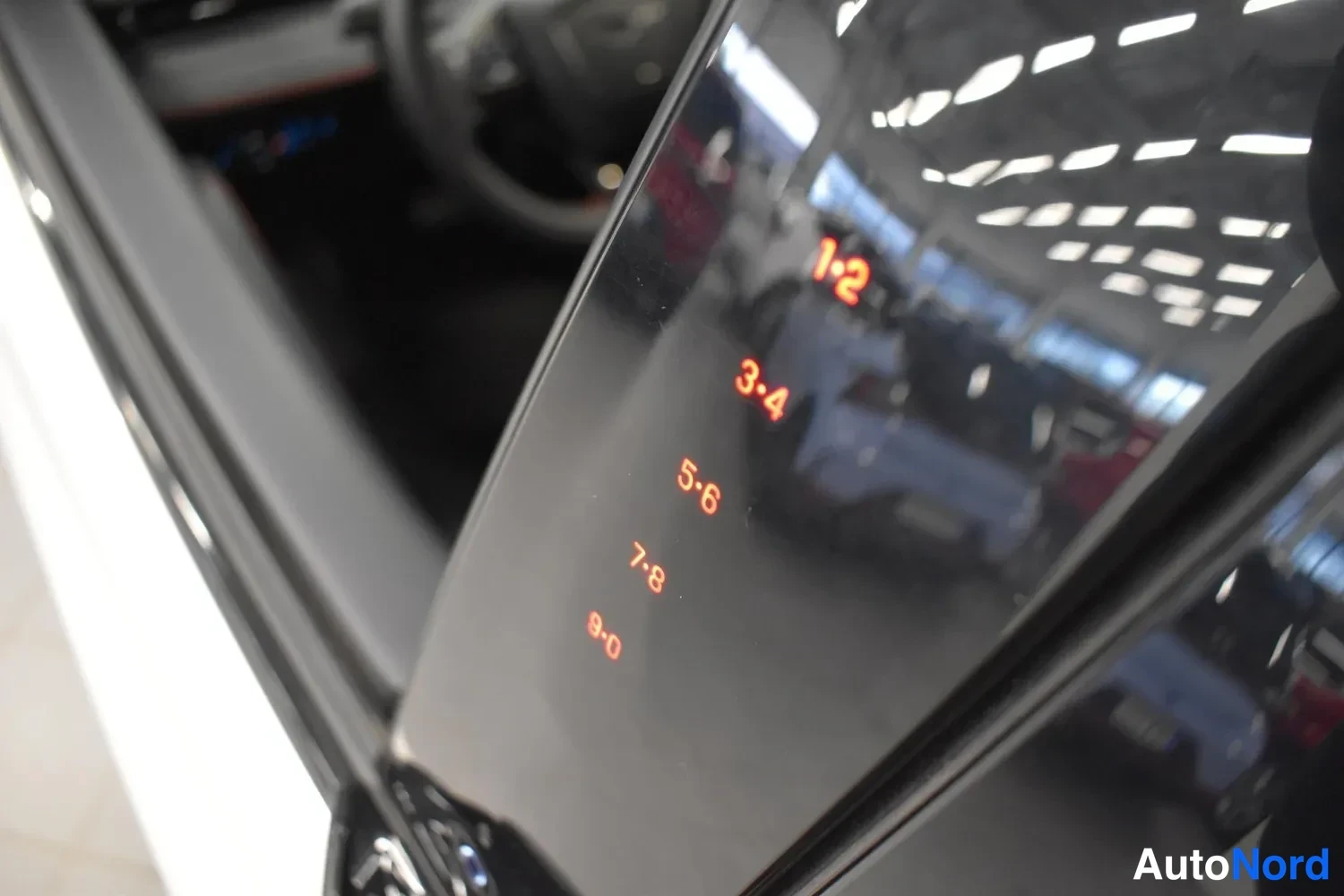 Valkoinen Ford Mustang Mach-E 2023, ulkokuva 17 – Raisio