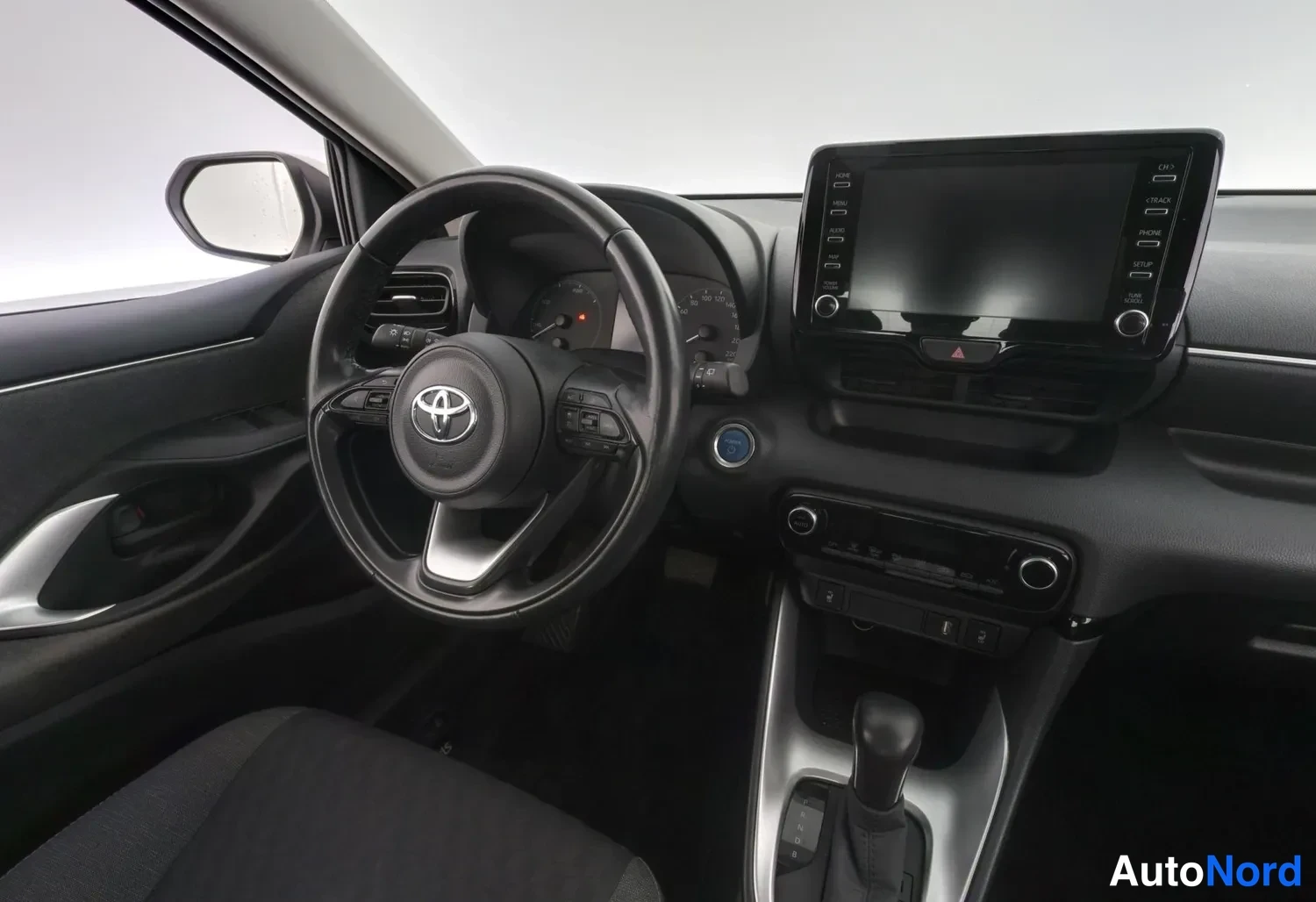 Valkoinen Toyota Yaris 2021, ulkokuva 7 – Raisio