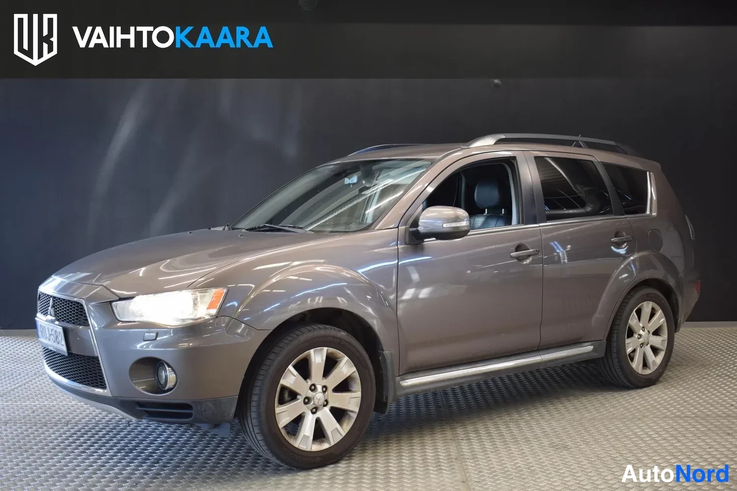 Mitsubishi Outlander 2,4 MIVEC Intense CVT Business 2011