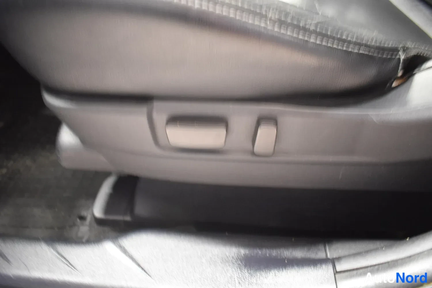 Ruskea Mitsubishi Outlander 2011, etuviisto, keula vasemmalle, kuva 4