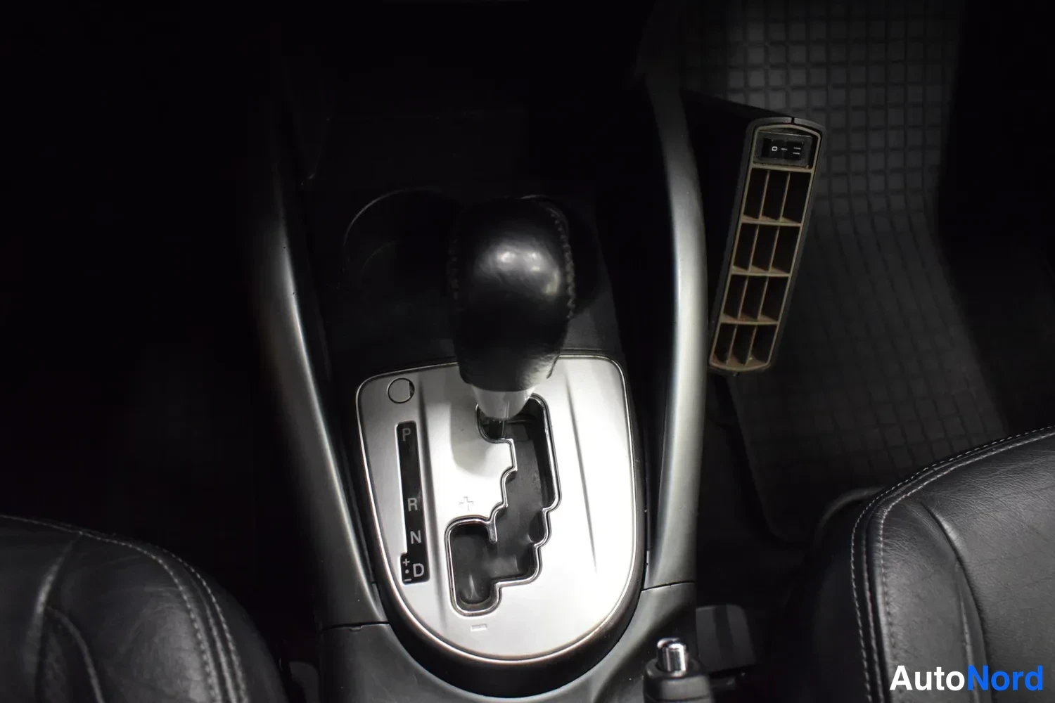 Ruskea Mitsubishi Outlander 2011, kuva 24
