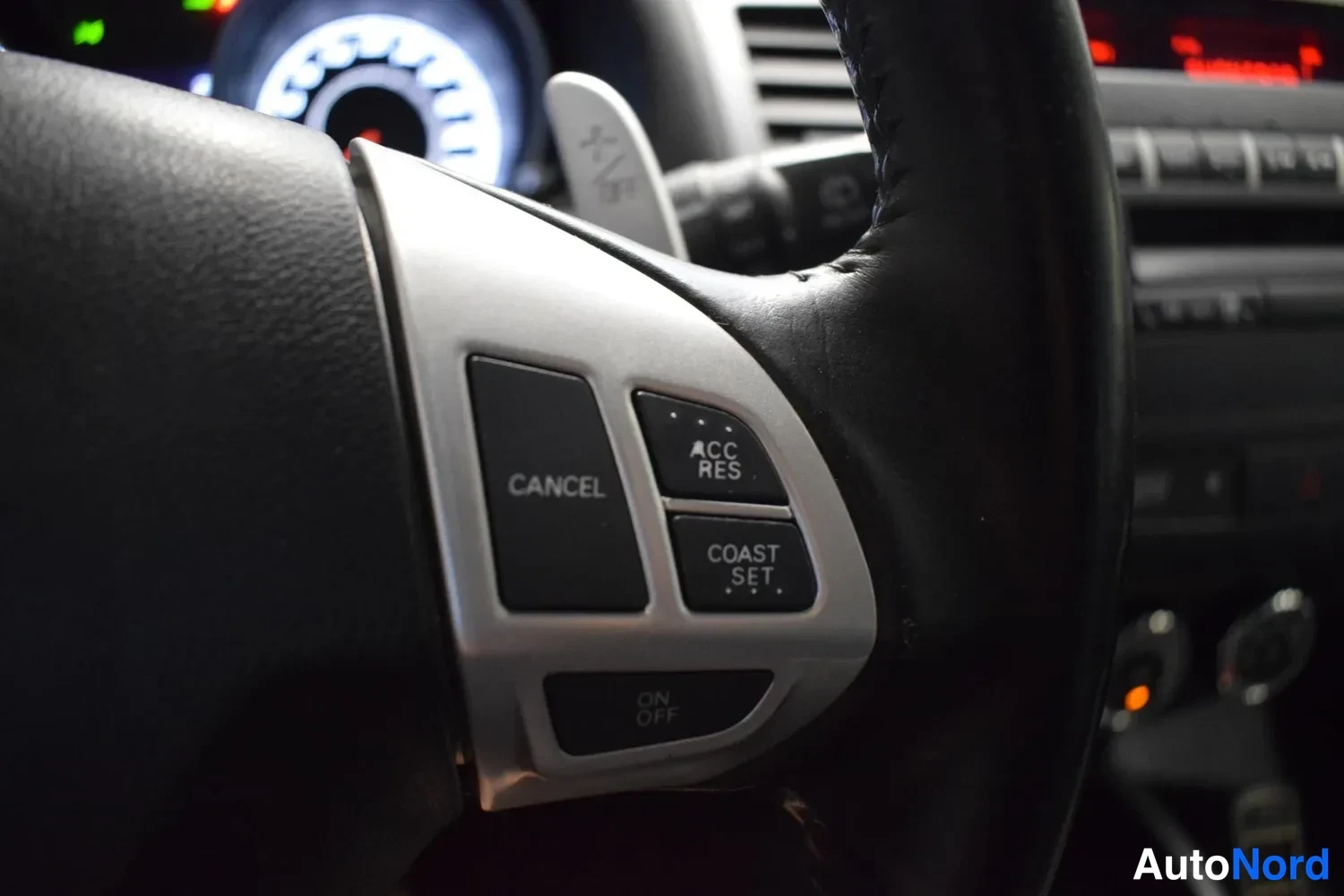 Ruskea Mitsubishi Outlander 2011, yksityiskohta, kuva 14
