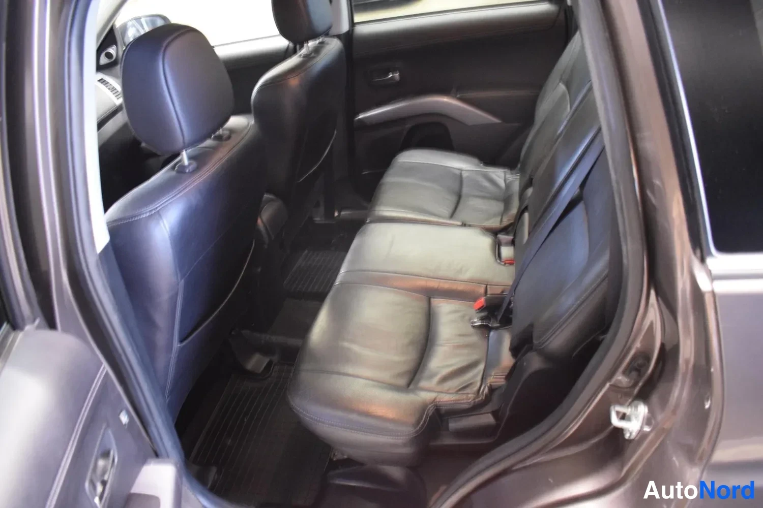Ruskea Mitsubishi Outlander 2011, yksityiskohta, kuva 15