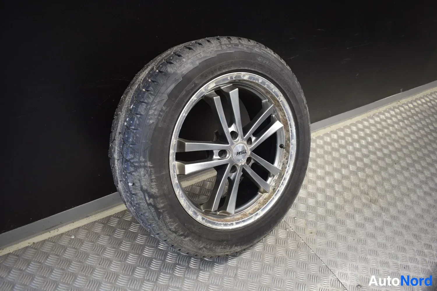 Ruskea Mitsubishi Outlander 2011, yksityiskohta, kuva 16