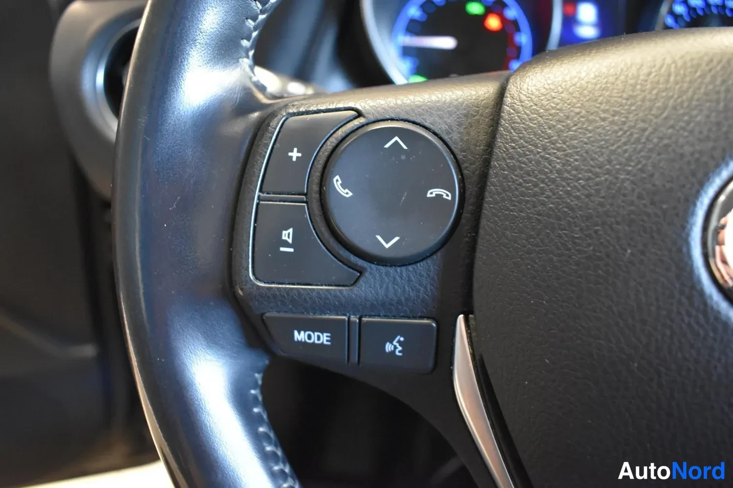 Harmaa Toyota Auris 2016, ulkokuva 13 – Raisio
