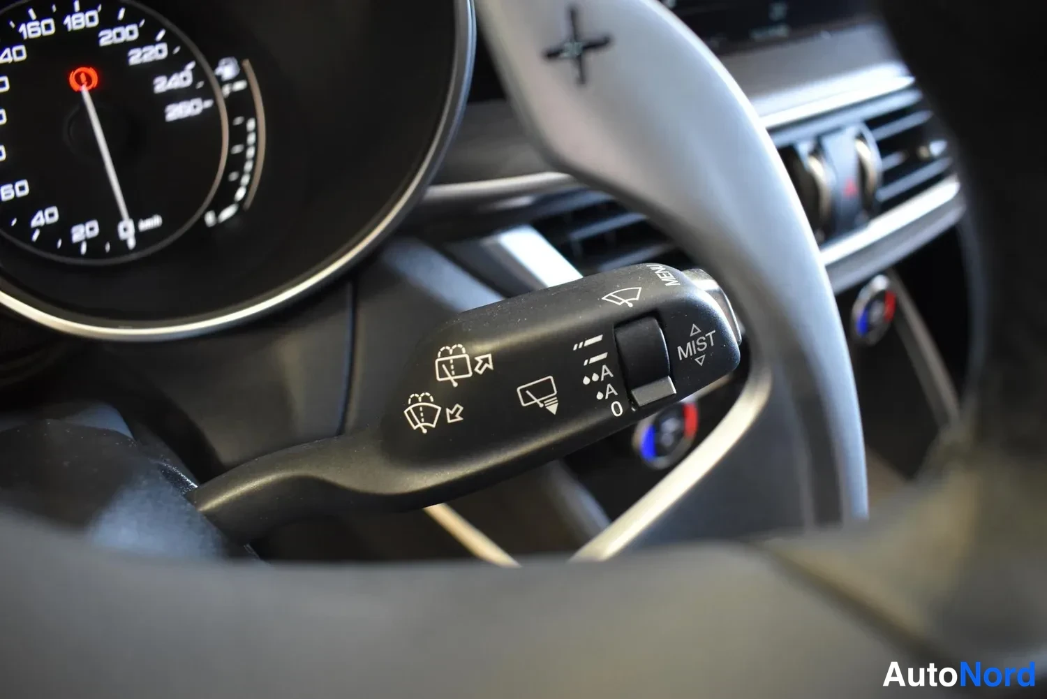 Valkoinen Alfa Romeo Stelvio 2017, ulkokuva 19 – Raisio