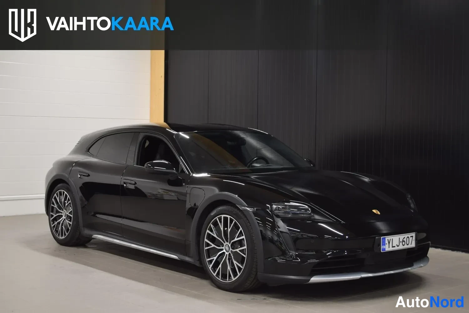 Musta Porsche Taycan 4 2022, ulkokuva 6 – Raisio