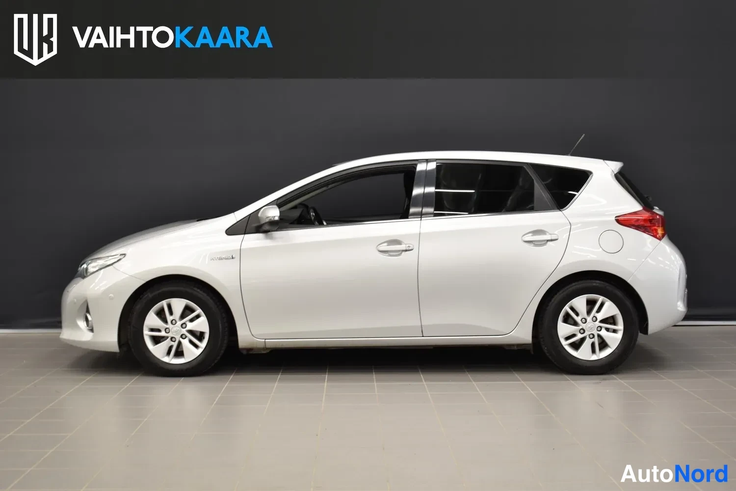 Hopea Toyota Auris 2013, ulkokuva 2 – Raisio