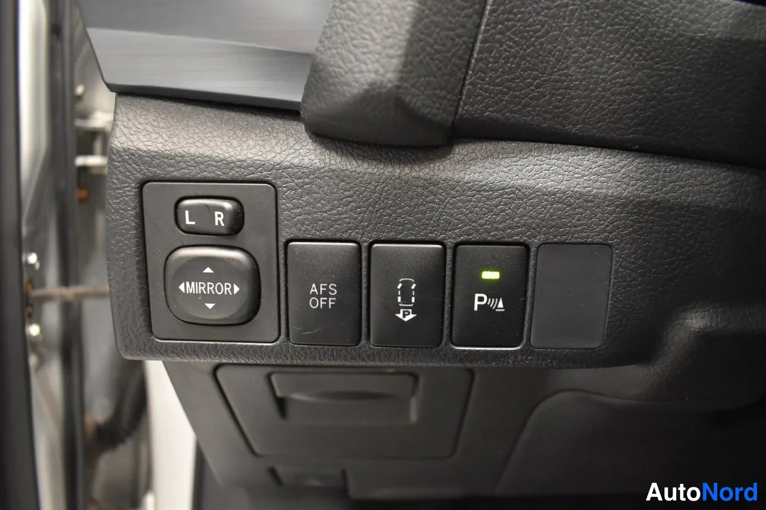 Hopea Toyota Auris 2013, ulkokuva 12 – Raisio