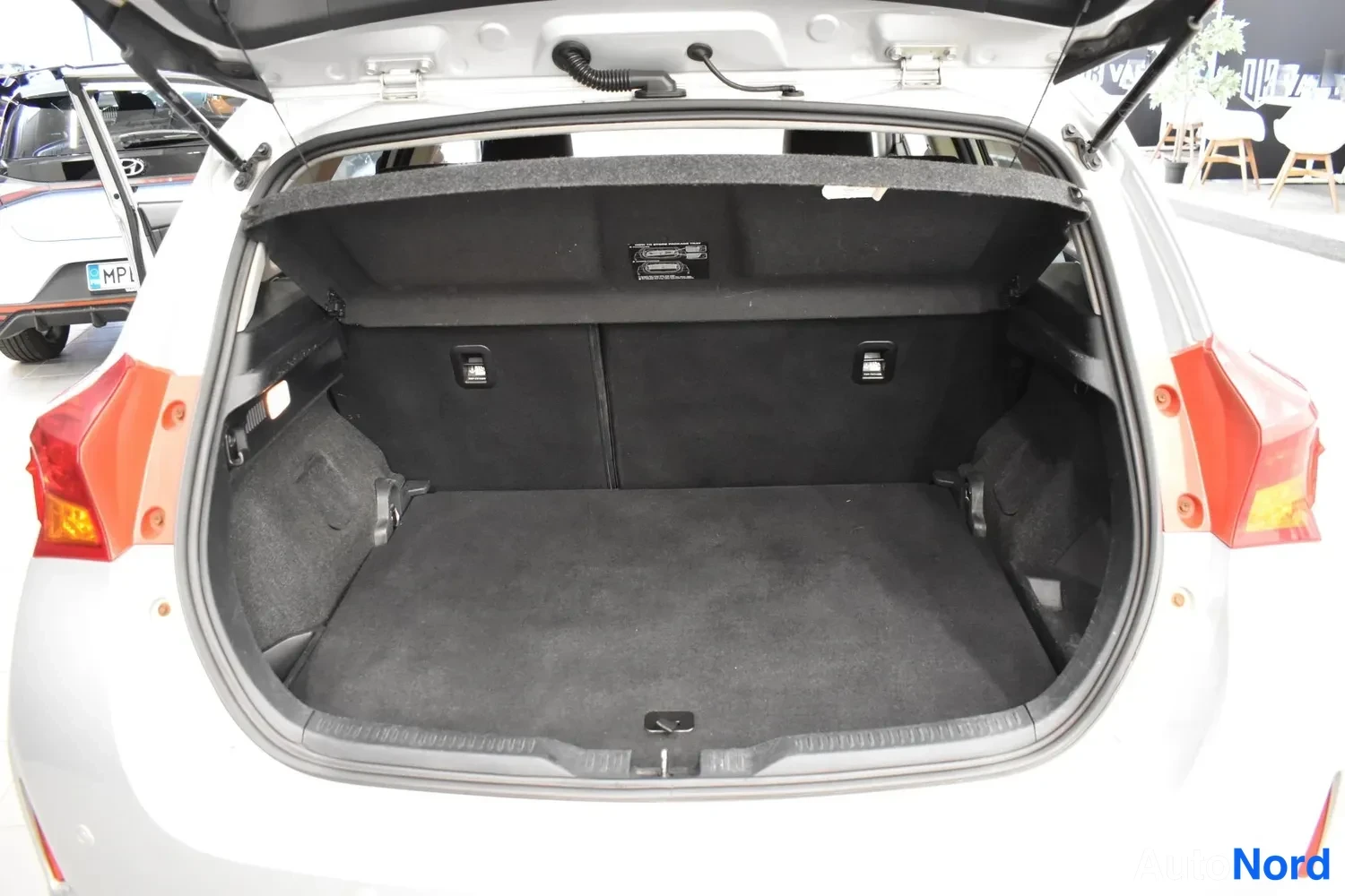 Hopea Toyota Auris 2013, ulkokuva 17 – Raisio