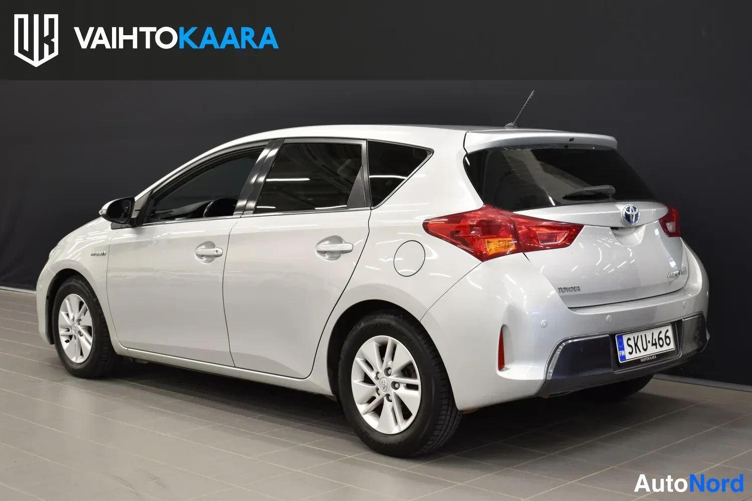 Hopea Toyota Auris 2013, ulkokuva 3 – Raisio