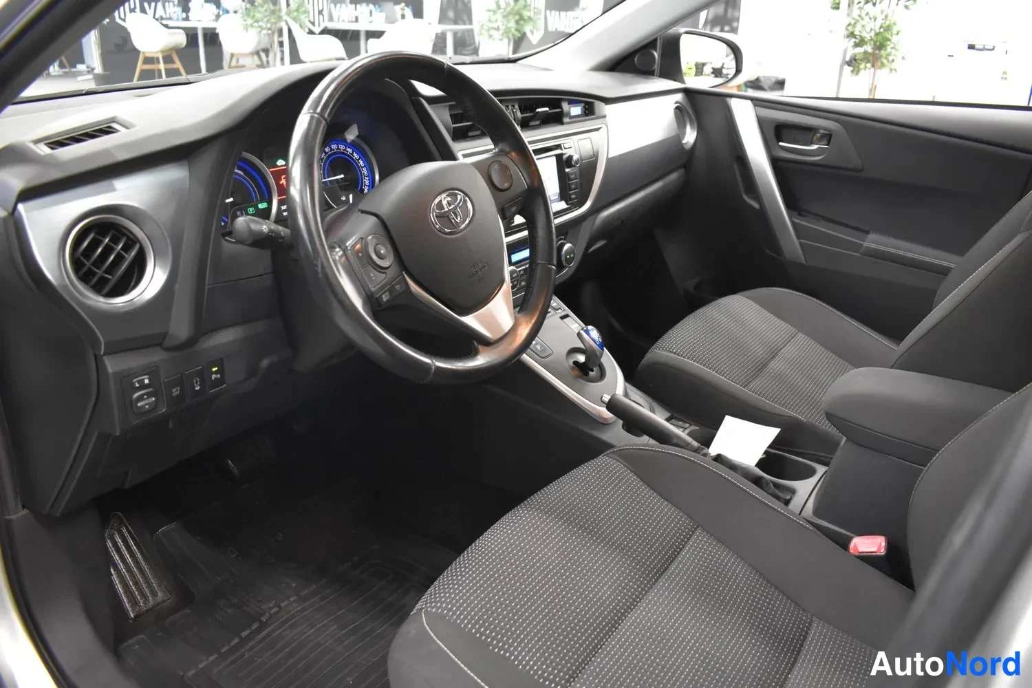 Hopea Toyota Auris 2013, ulkokuva 8 – Raisio